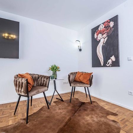 City Wohnung Fn L 5 Klimatisiert Mit Balkon Und Kueche Friedrichshafen Dış mekan fotoğraf